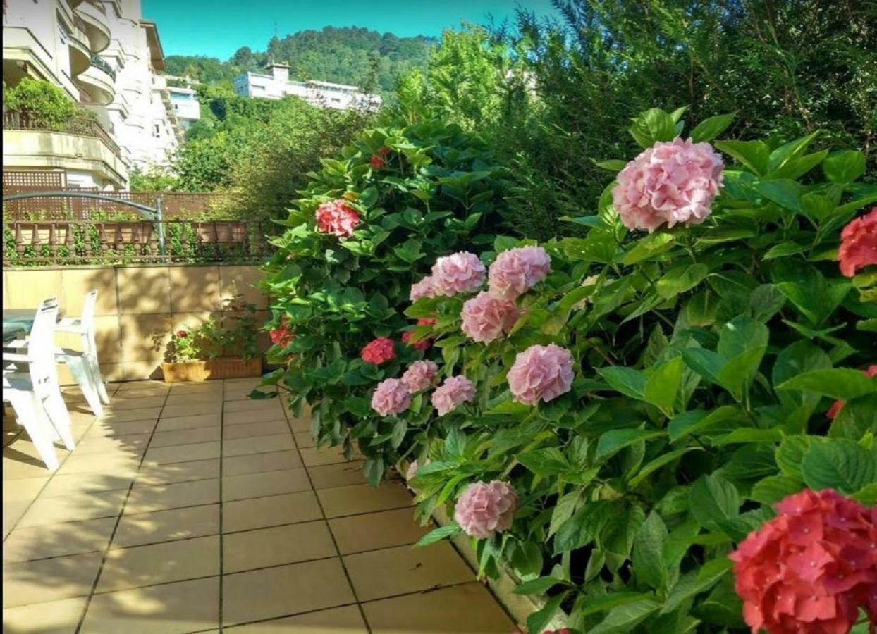 Ondarreta Beach & Terrace Apartment Сан Себастиан Екстериор снимка