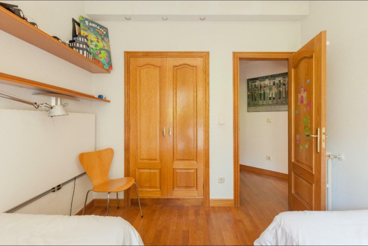 Ondarreta Beach & Terrace Apartment Сан Себастиан Екстериор снимка