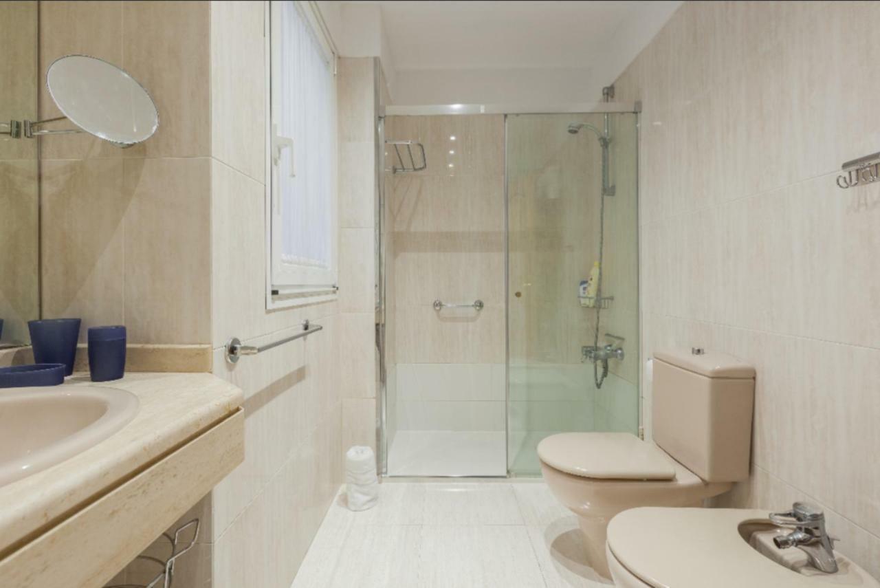 Ondarreta Beach & Terrace Apartment Сан Себастиан Екстериор снимка