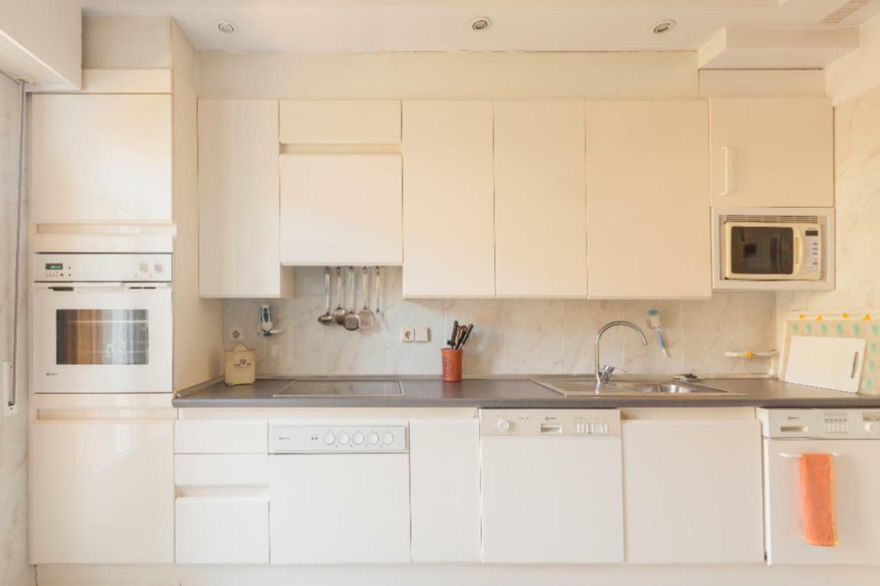 Ondarreta Beach & Terrace Apartment Сан Себастиан Екстериор снимка