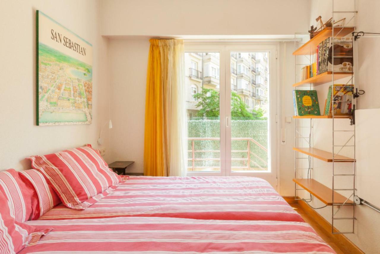 Ondarreta Beach & Terrace Apartment Сан Себастиан Екстериор снимка